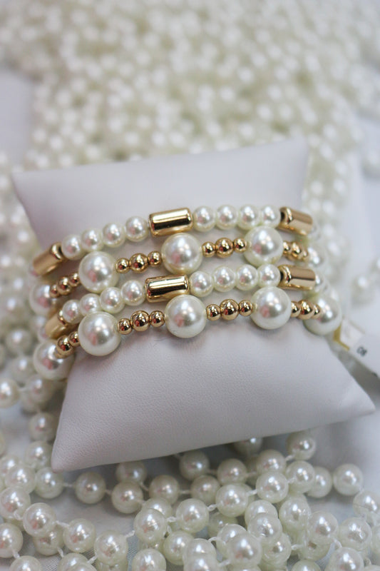 Water Resistant Set Of 4 Pearl Gold Beaded Bracelets