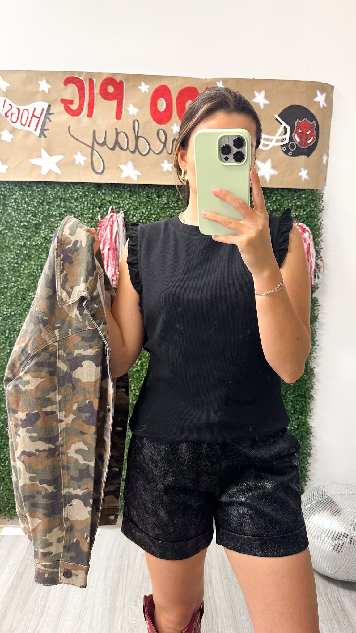 Holding Hands Tank Top -4 Colors