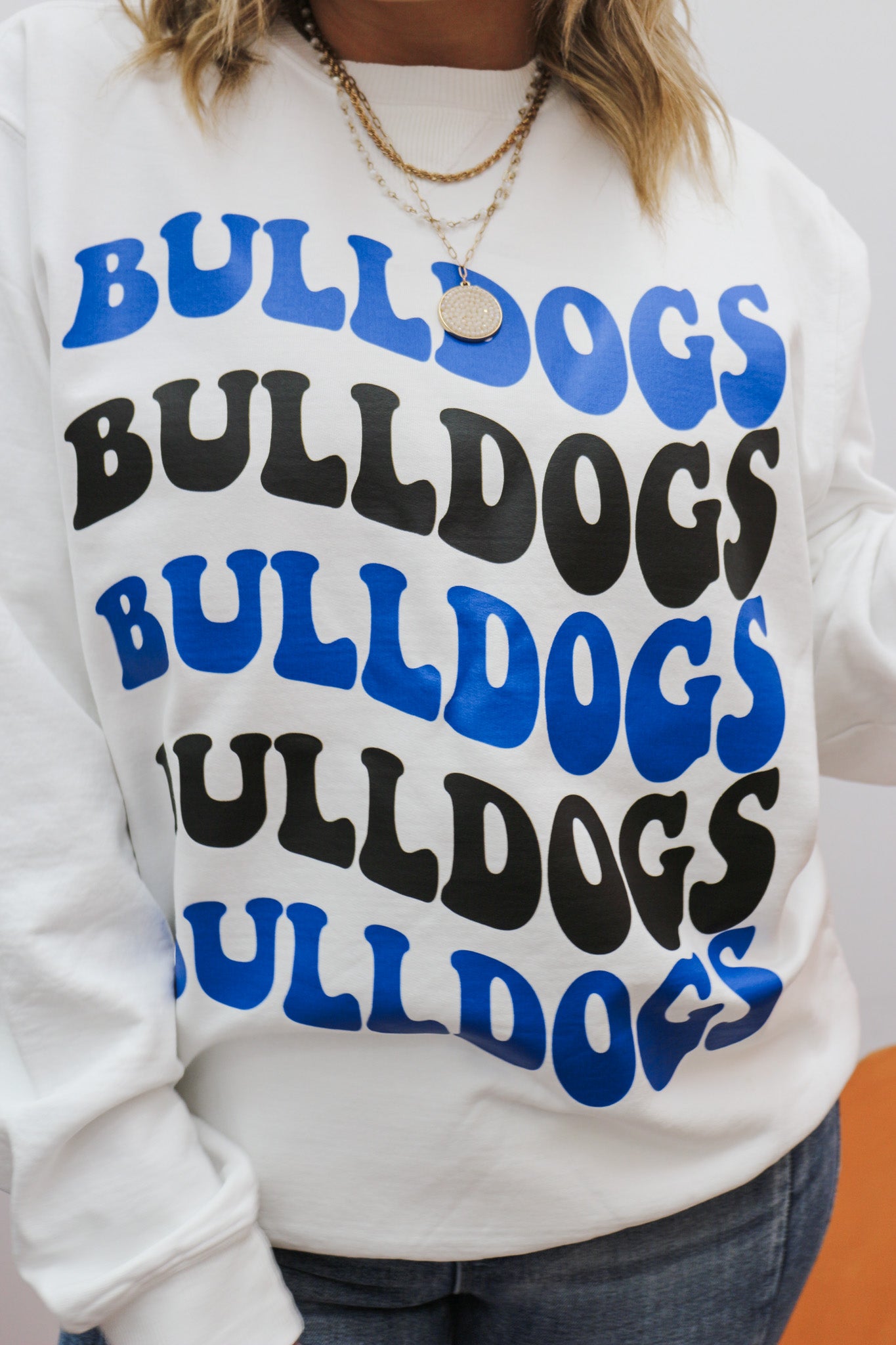 Bulldog Wavy Stack White Sweatshirt