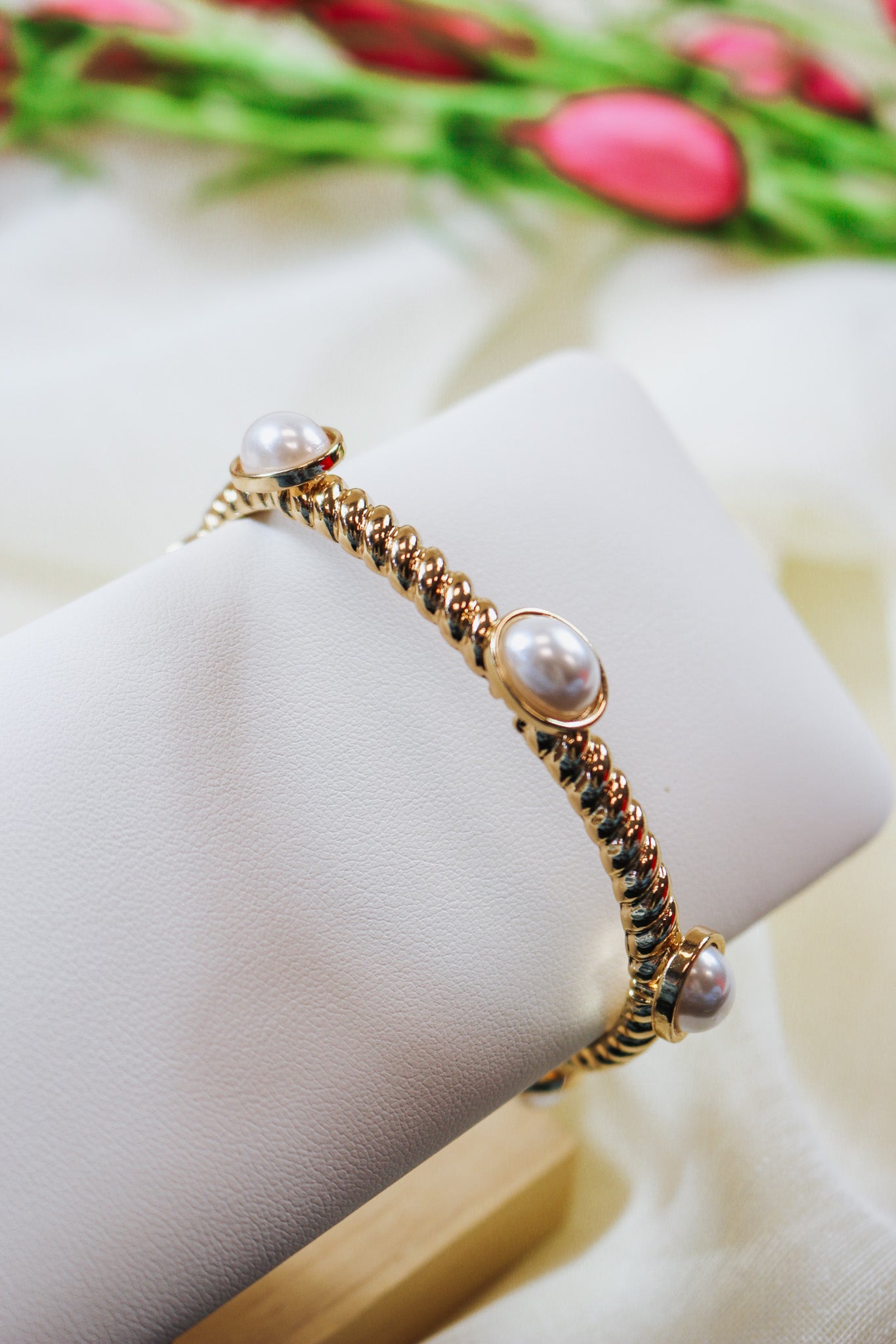 Gold Textured Pearl Bracelet