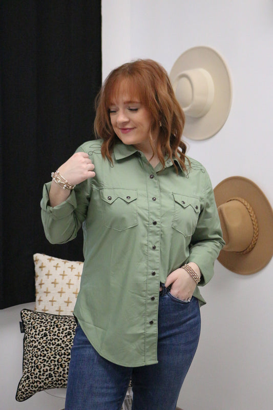 Cinch Women's Green Long Sleeve Snap Shirt