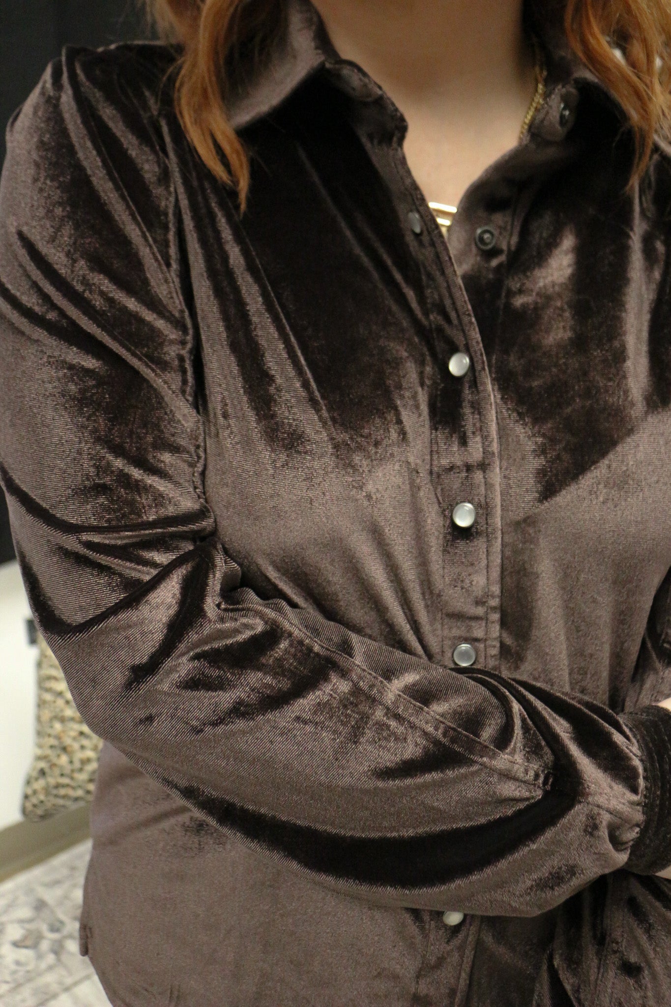 Cinch Women's Brown Velvet Long Sleeve Blouse