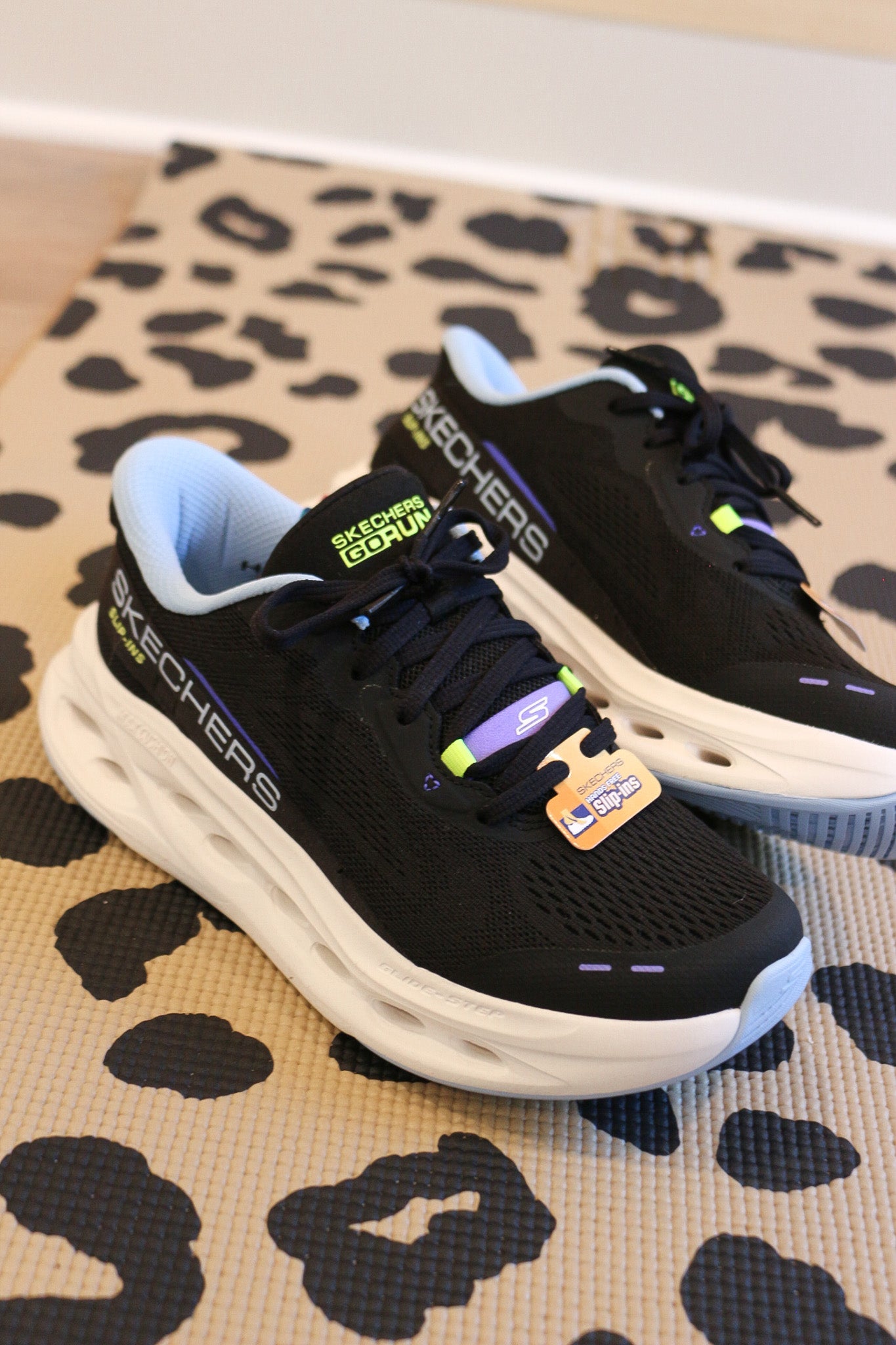 Skechers Slip-ins: Max Cushioning Glide-Step