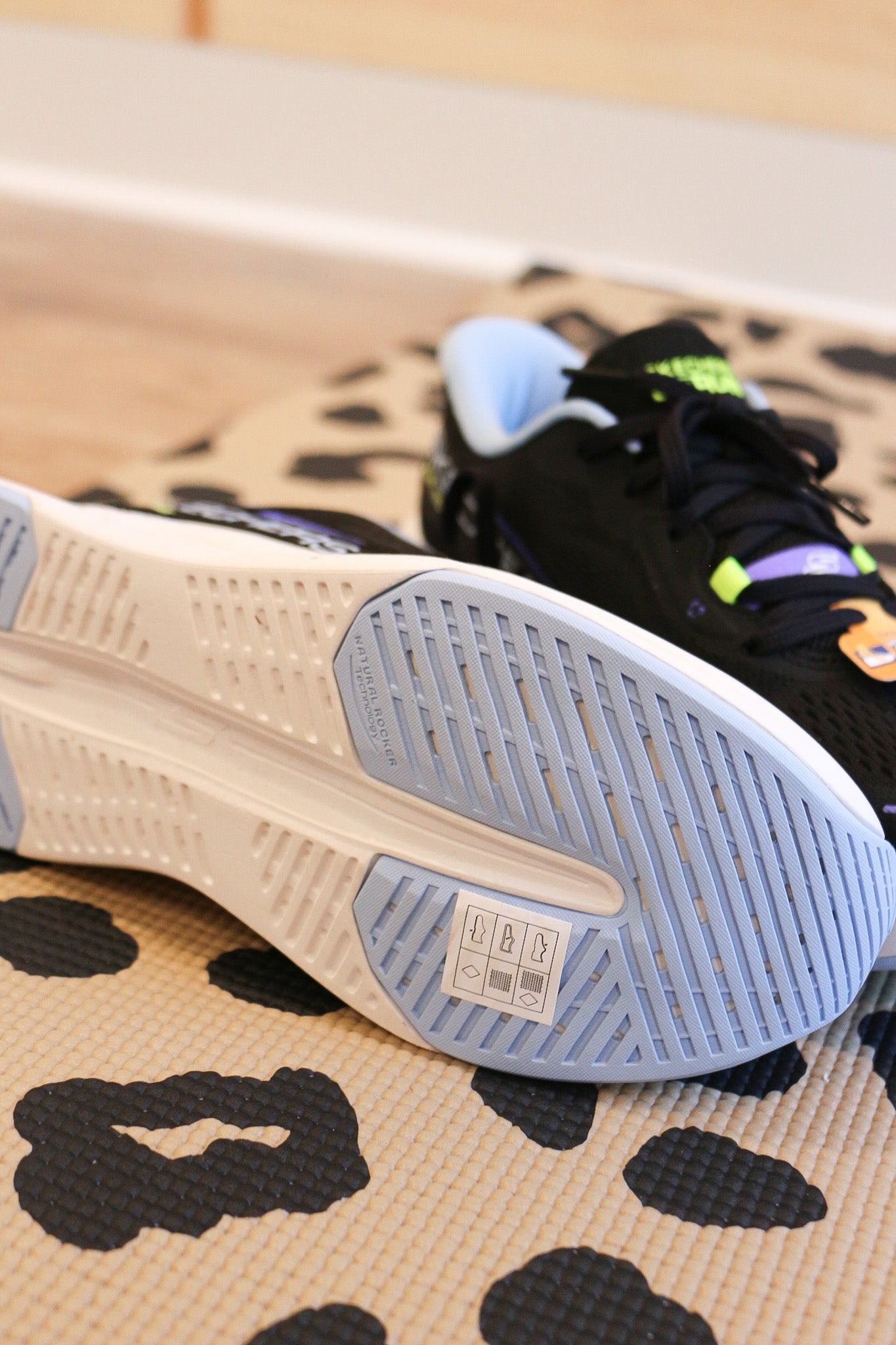 Skechers Slip-ins: Max Cushioning Glide-Step