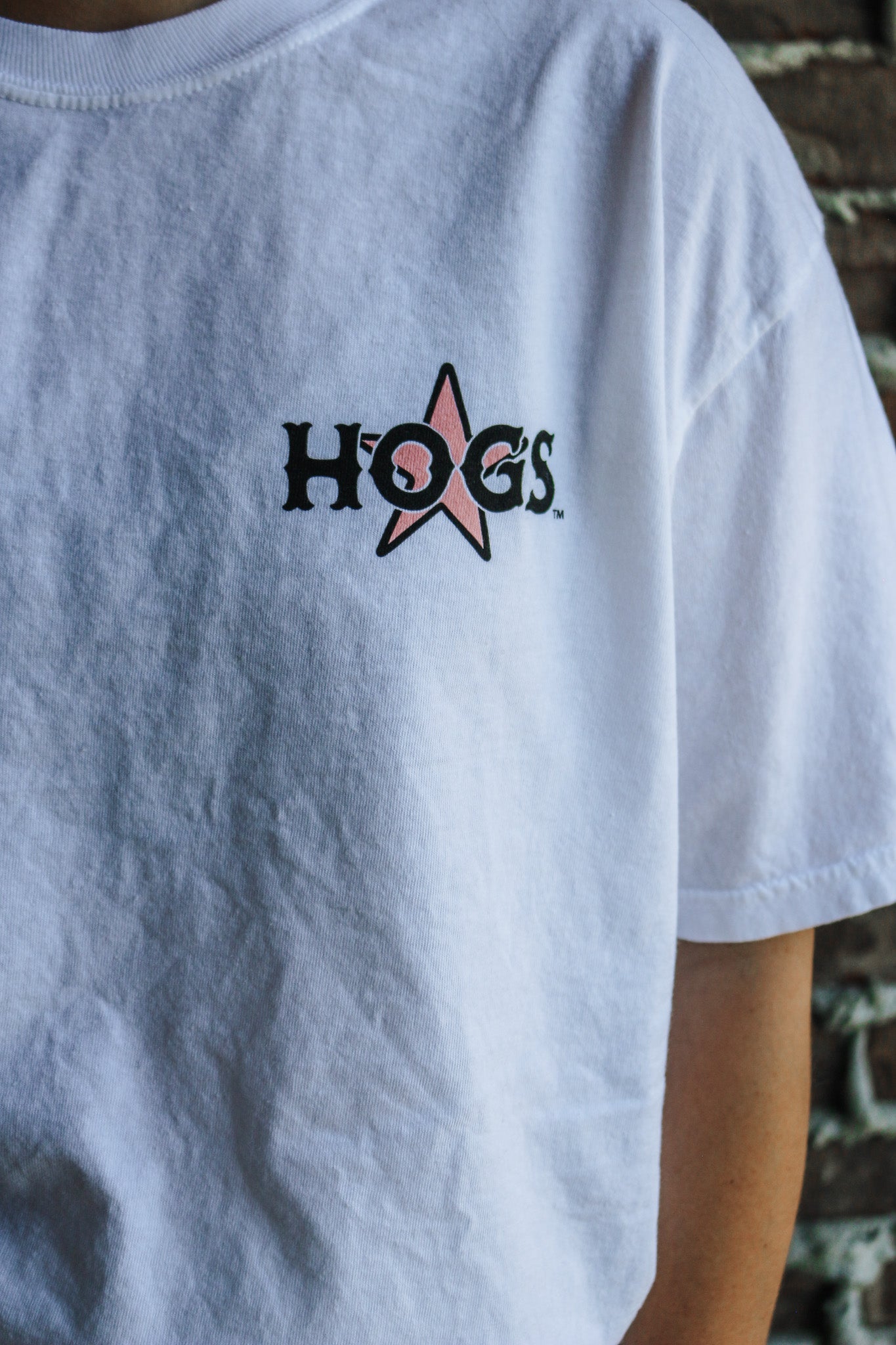 Howdy Hogs White Arkansas Tee