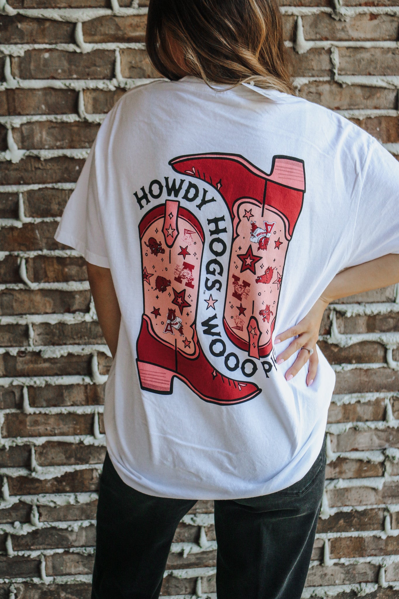 Howdy Hogs White Arkansas Tee