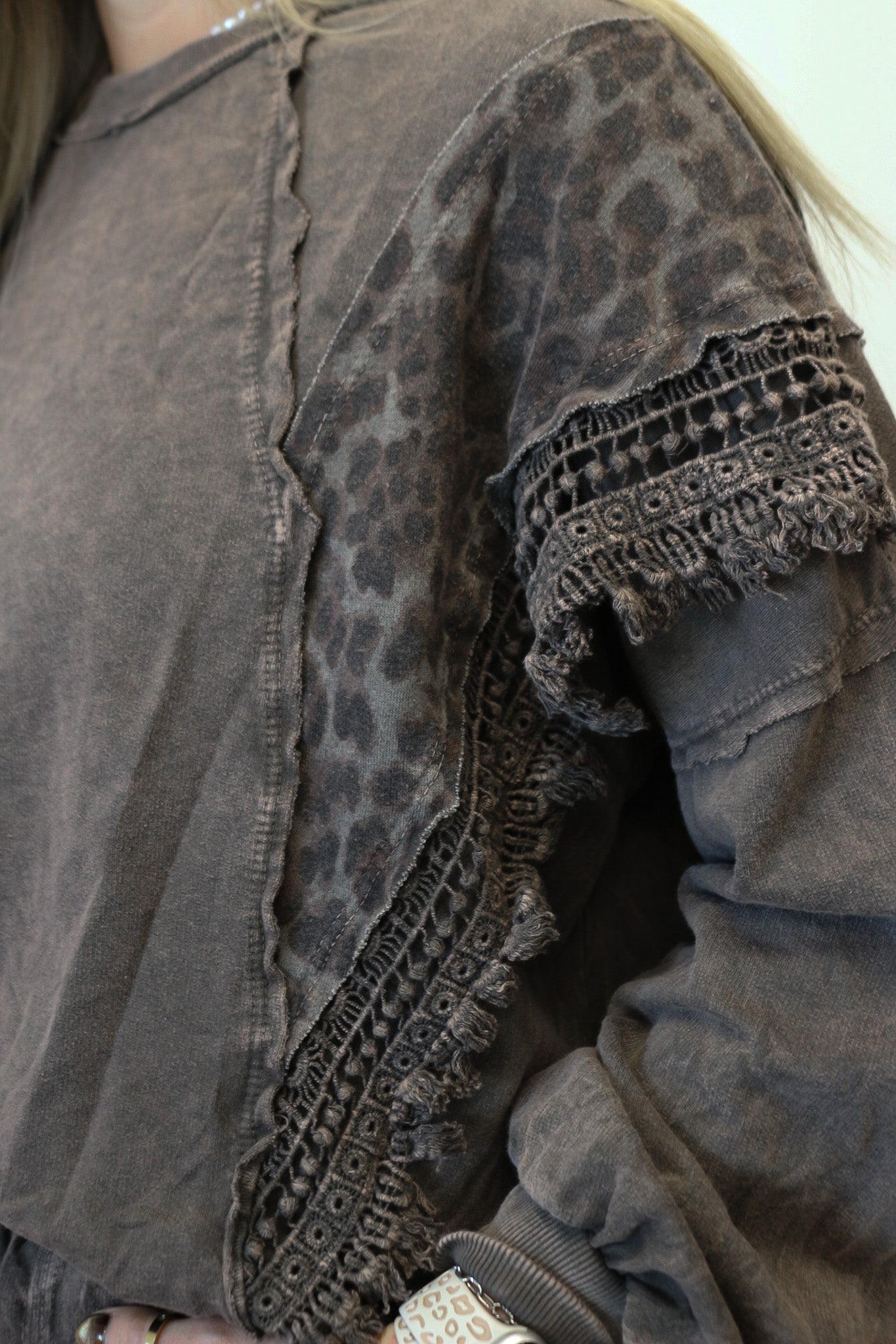 Diva On Dial Ash Oak Leopard Fringe Top