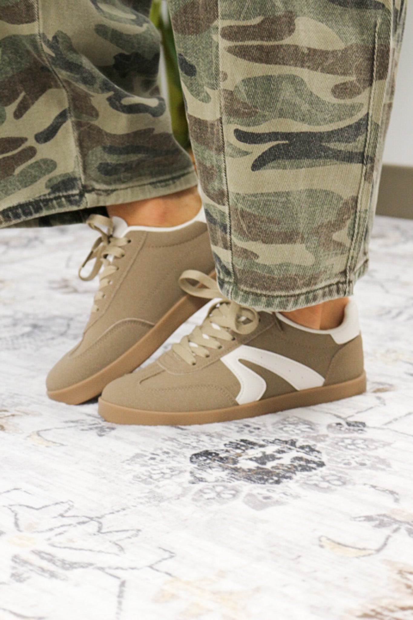 Retro Sneaker - 2 Colors