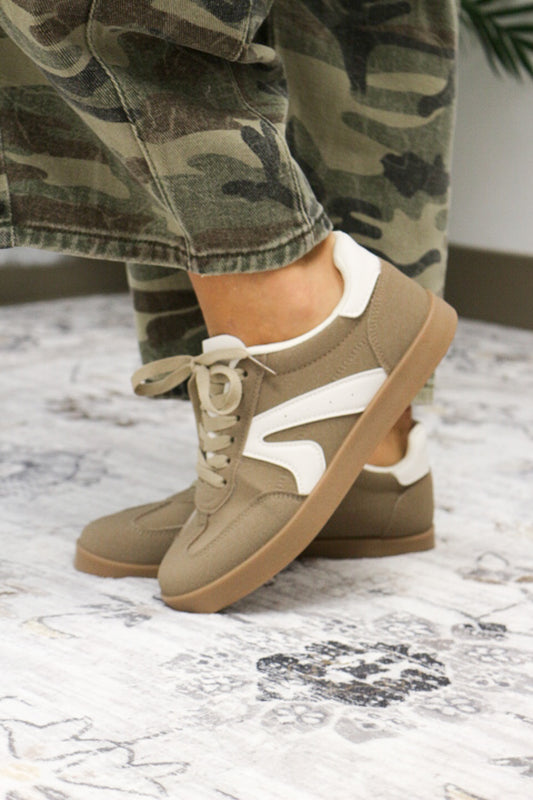 Retro Sneaker - 2 Colors