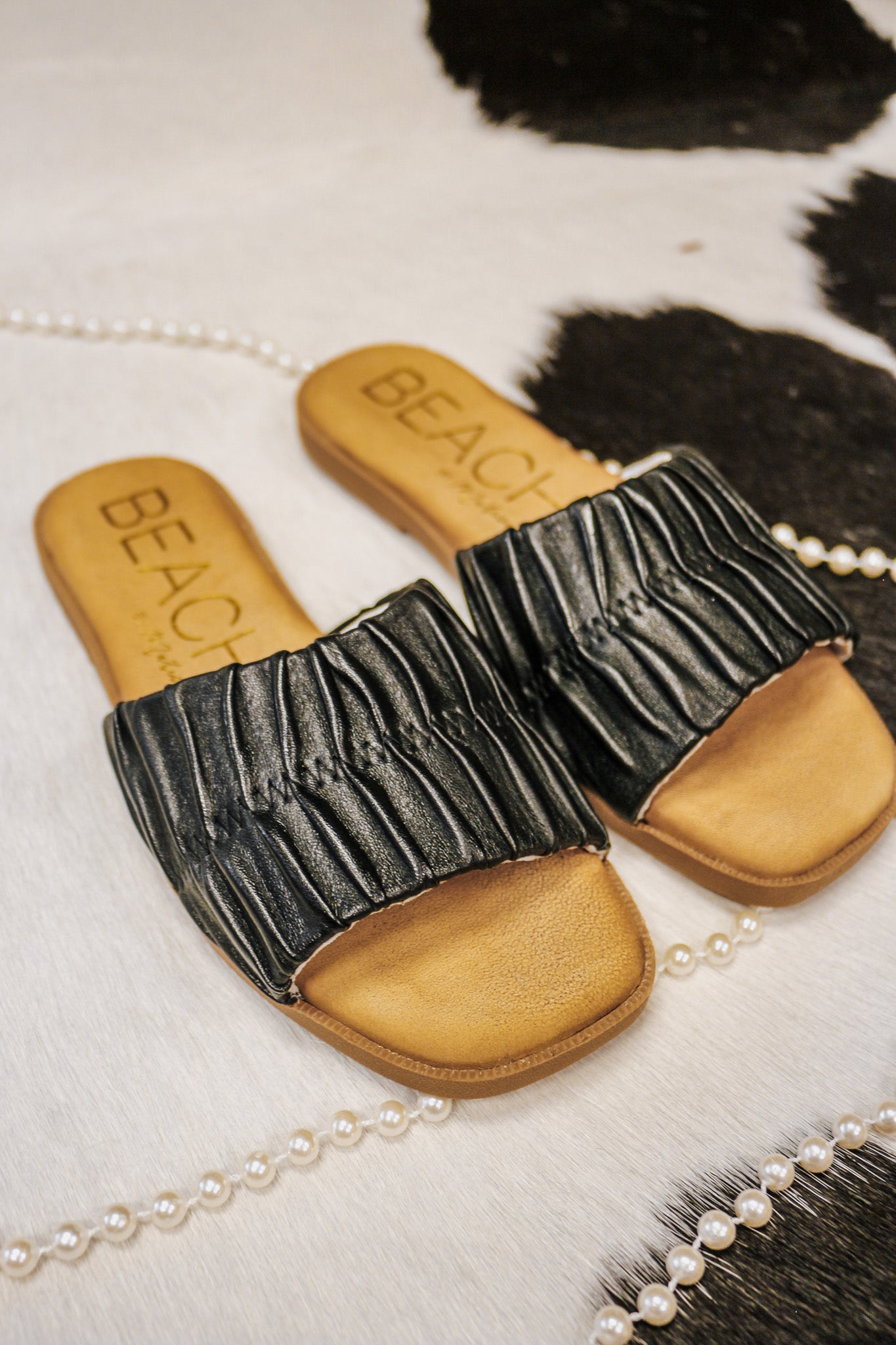 Viva Black Flat Sandal By Beach Matisse