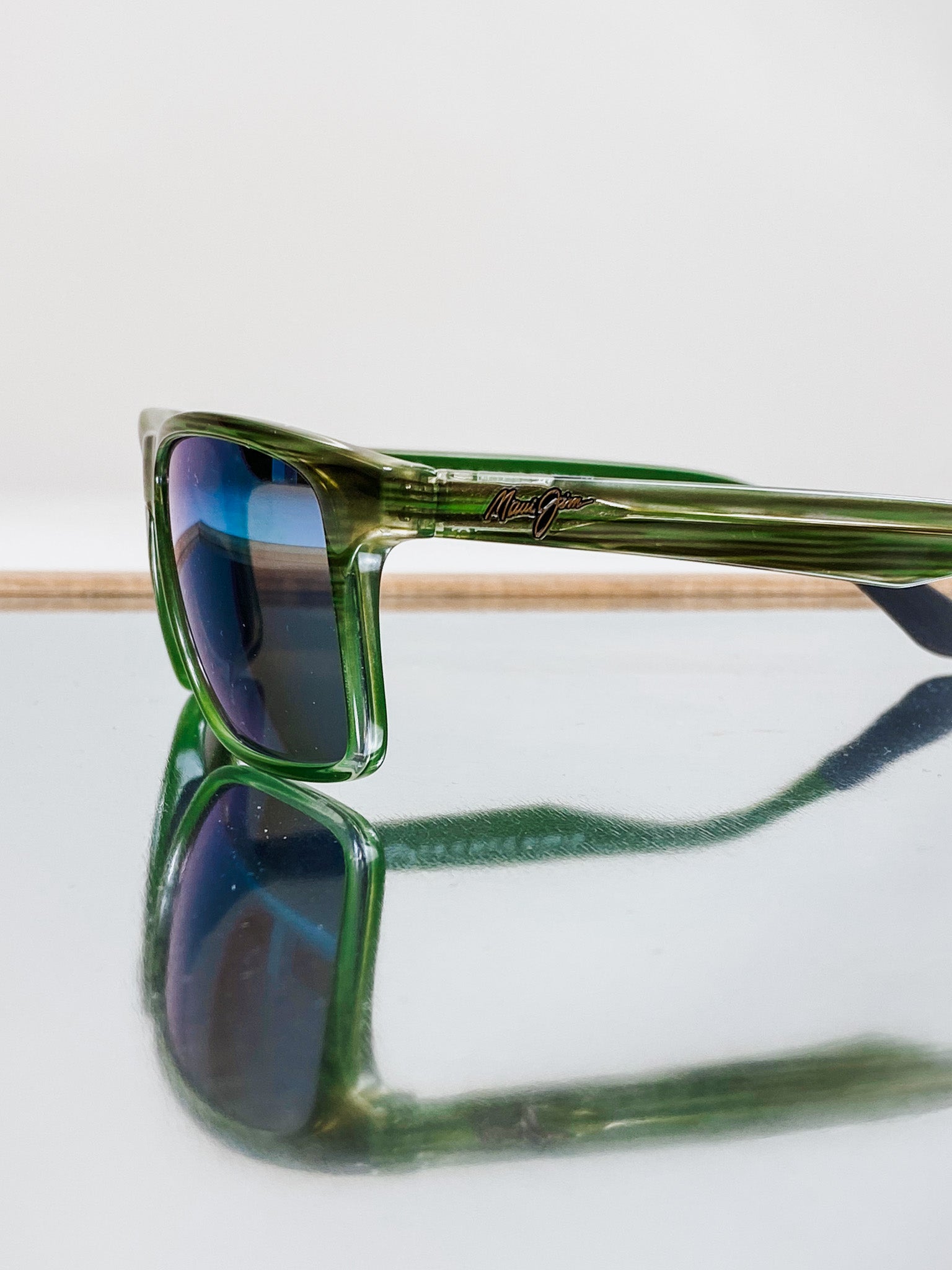 Maui Jim unisex Onshore Polarized Rectangular Sunglasses, 58mm Olive Stripe Fade/Maui Green Gradient Polarized