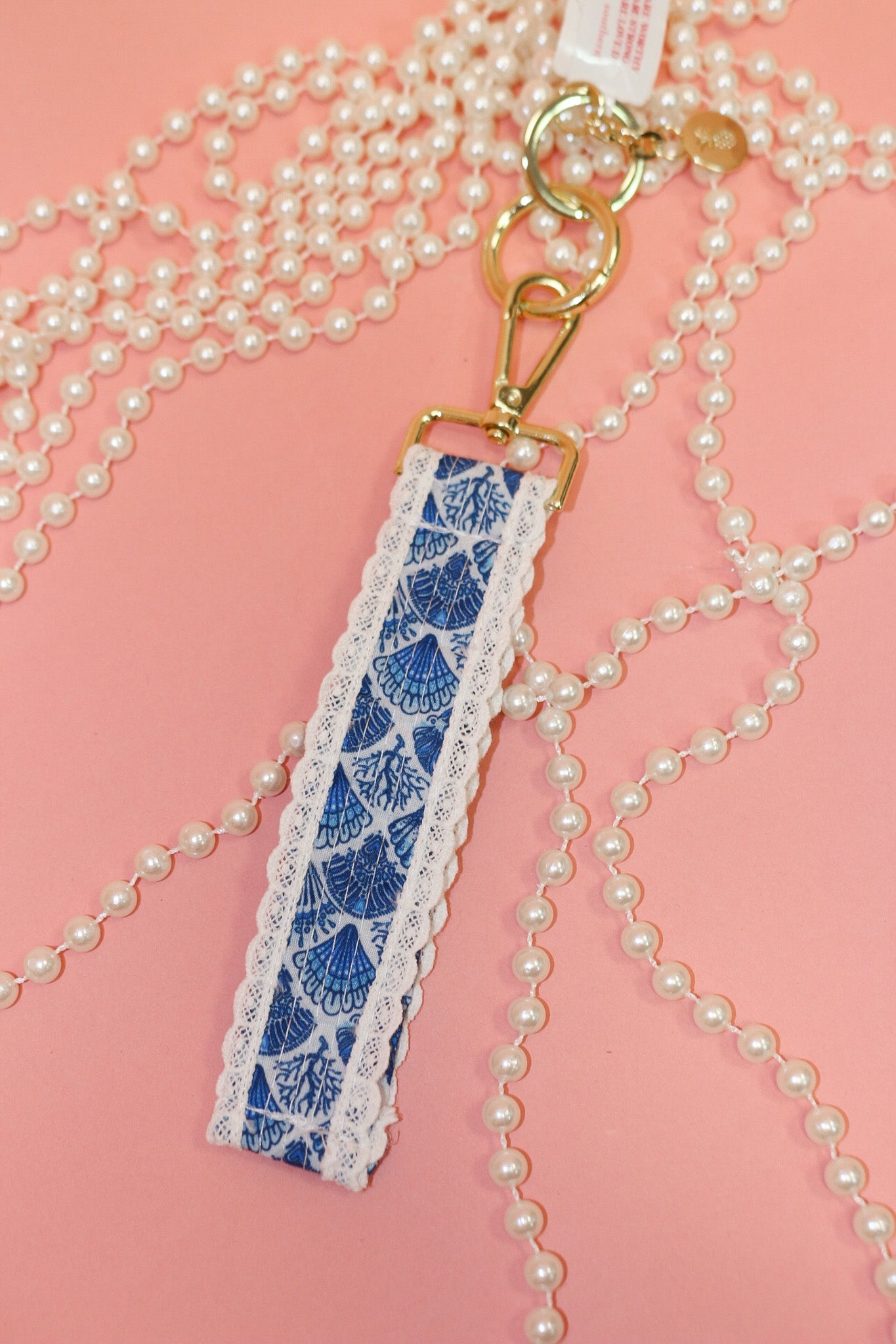 Lace pattern keychain