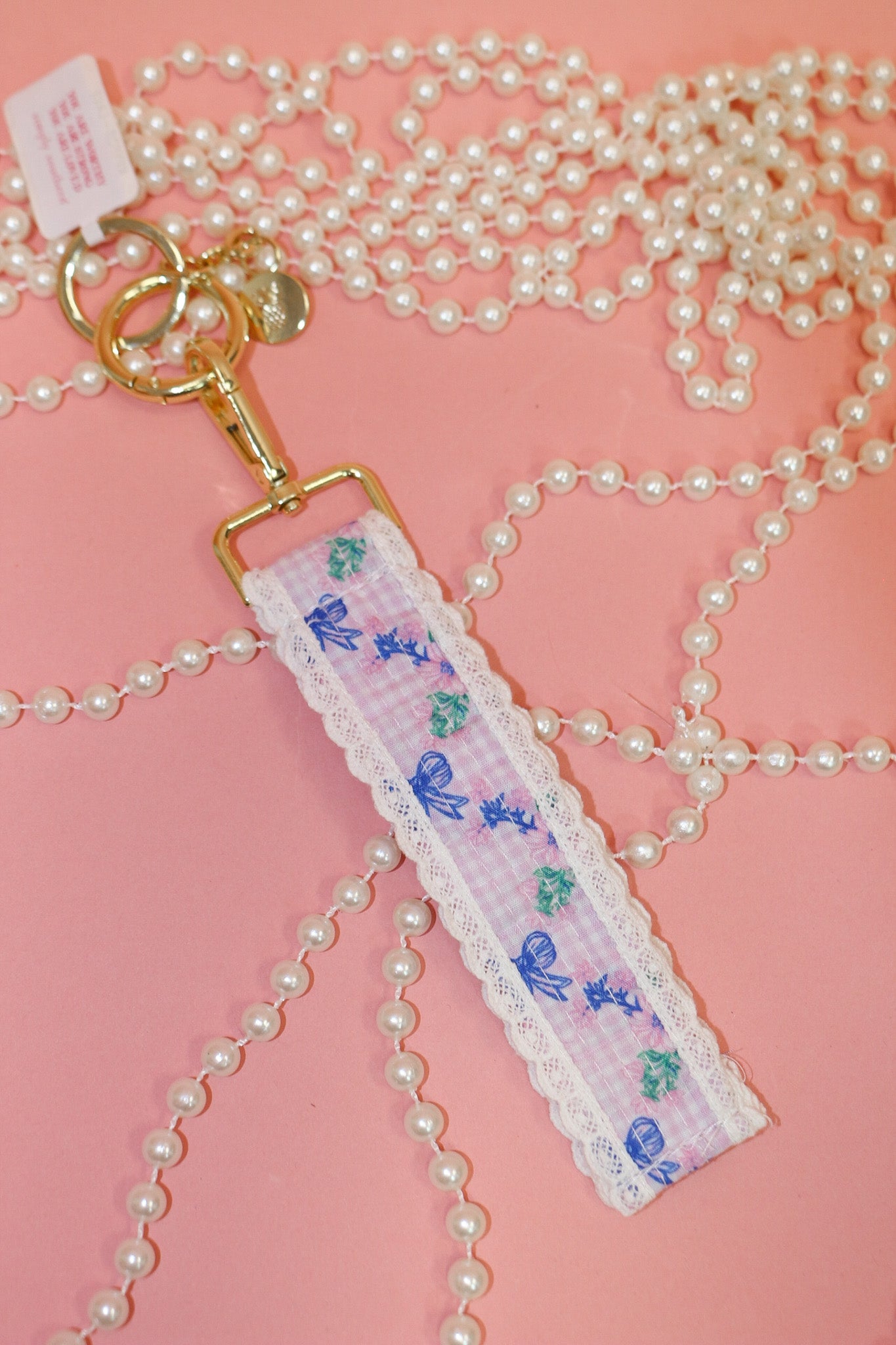 Lace pattern keychain