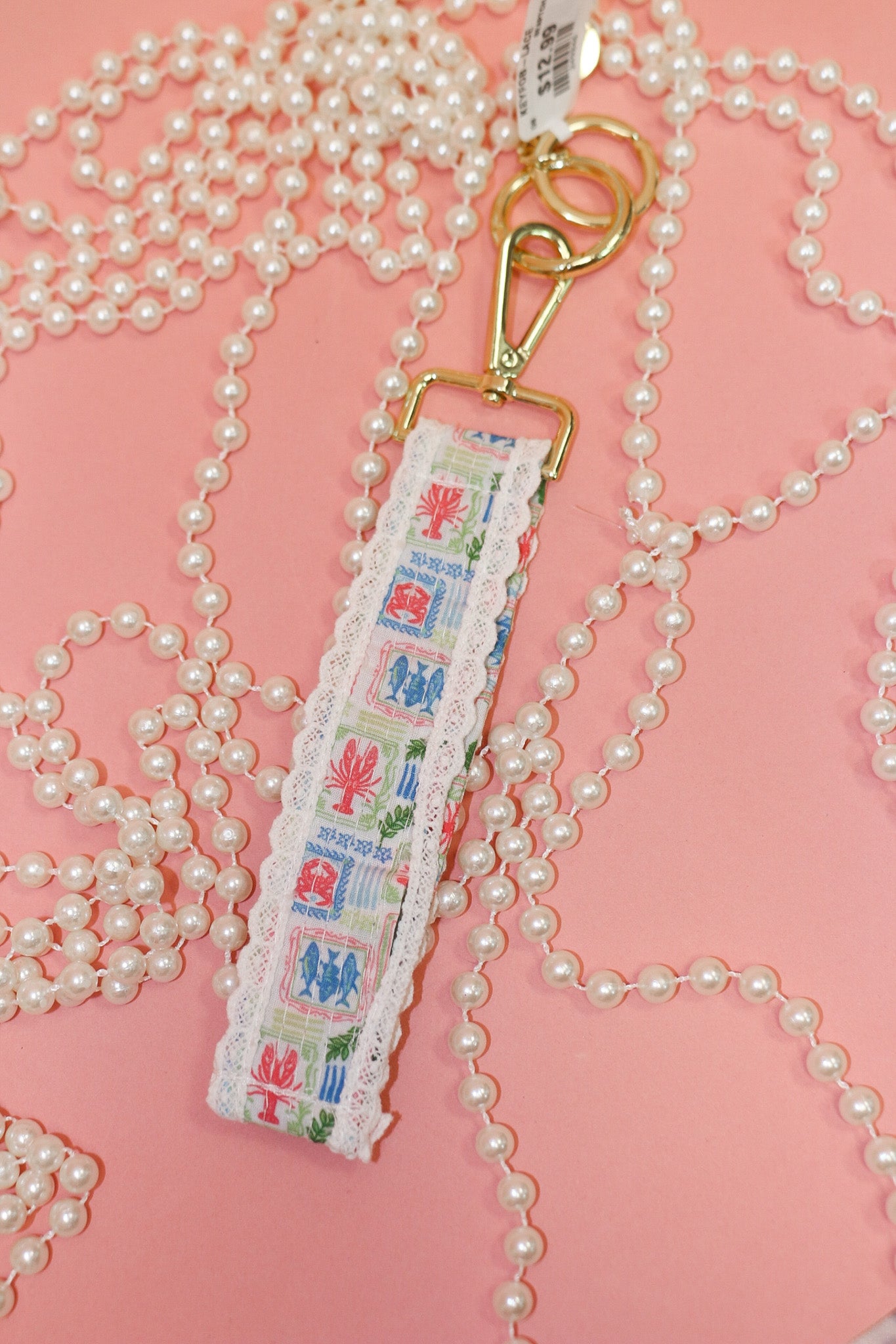 Lace pattern keychain