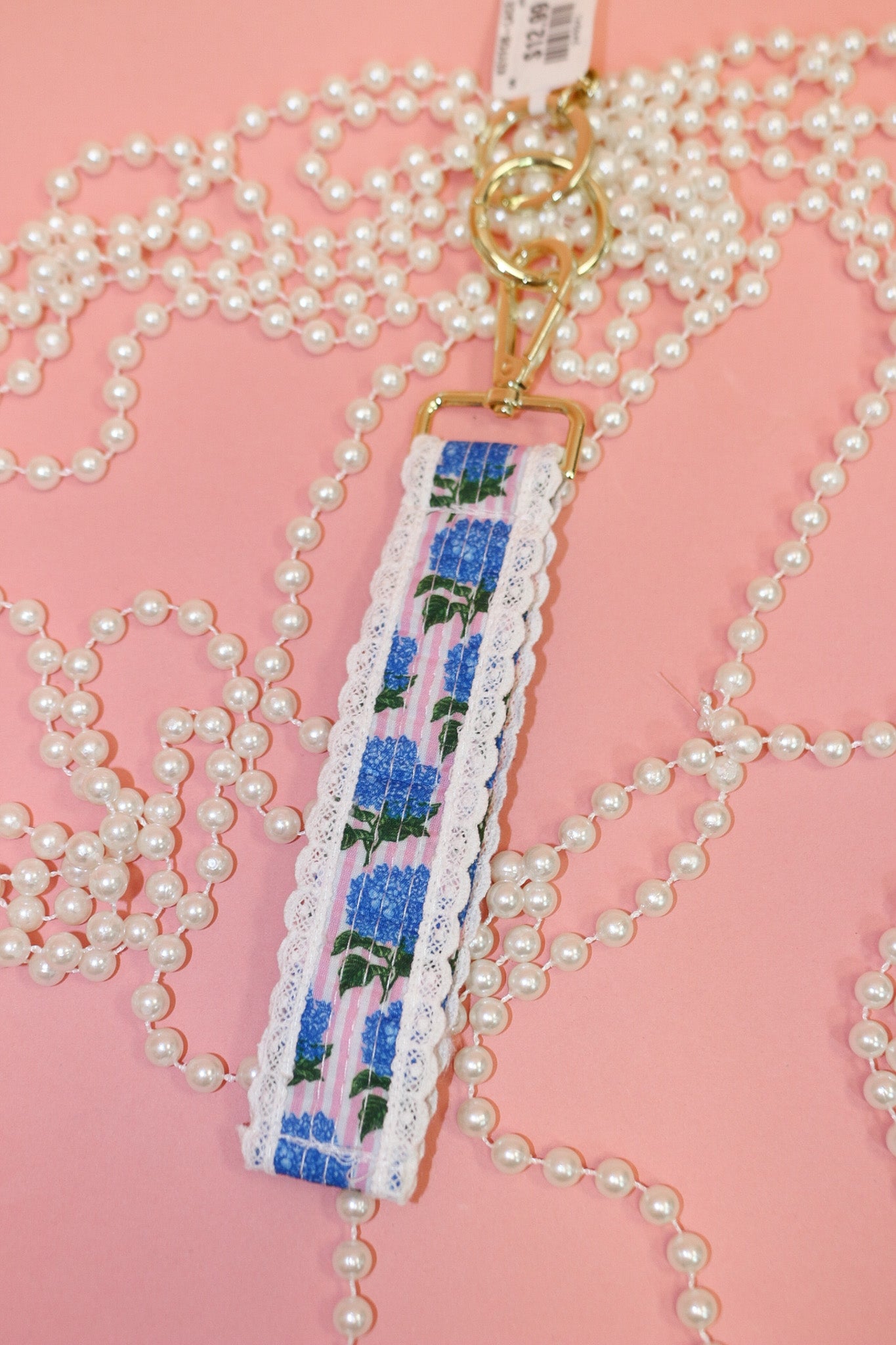 Lace pattern keychain