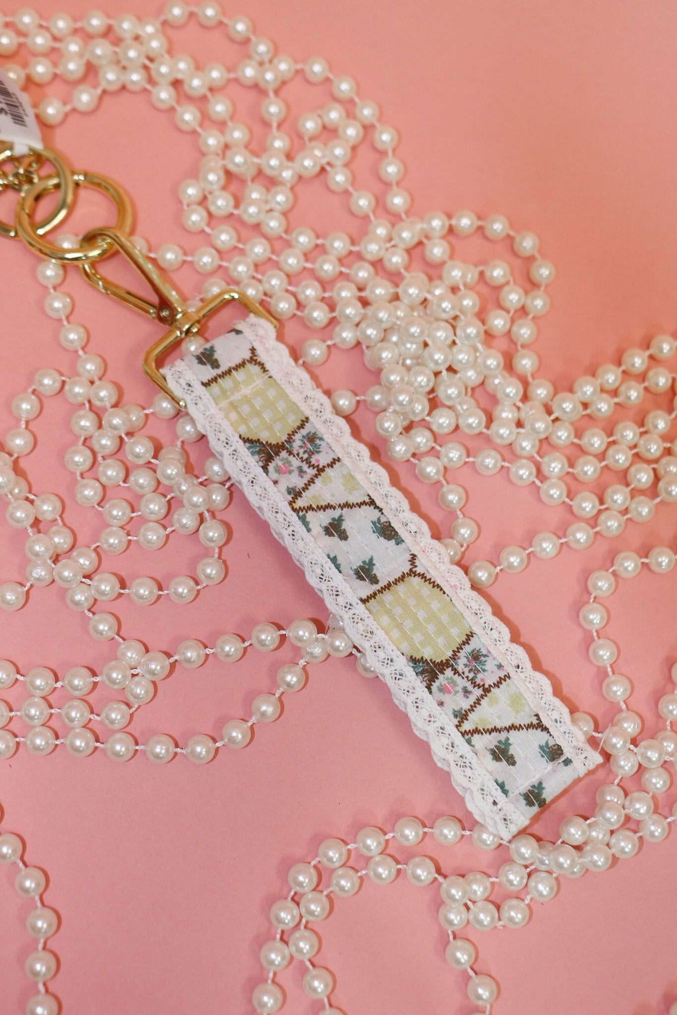 Lace pattern keychain
