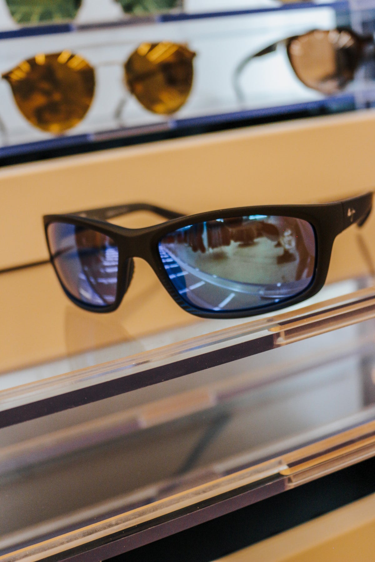 COPY - Maui Jim Blue Hawaii CANNA in Black frame Sunglasses Maui Jim Kanaio Coast 766 Matte Tortoise Ombre with Blue  main image 4