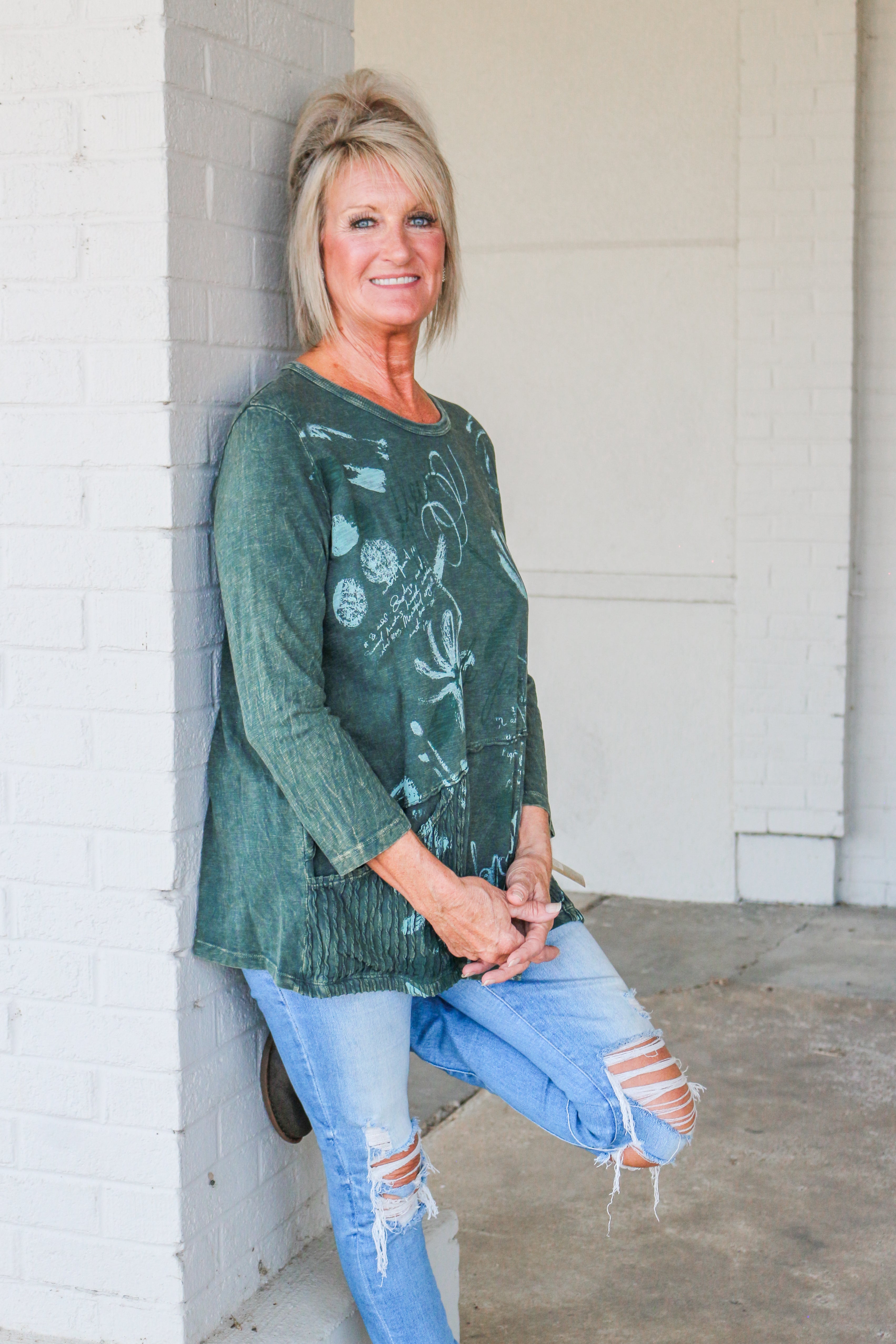 Jess & Jane Clothing | Women's Tops | Free Shipping $75+ – Dales