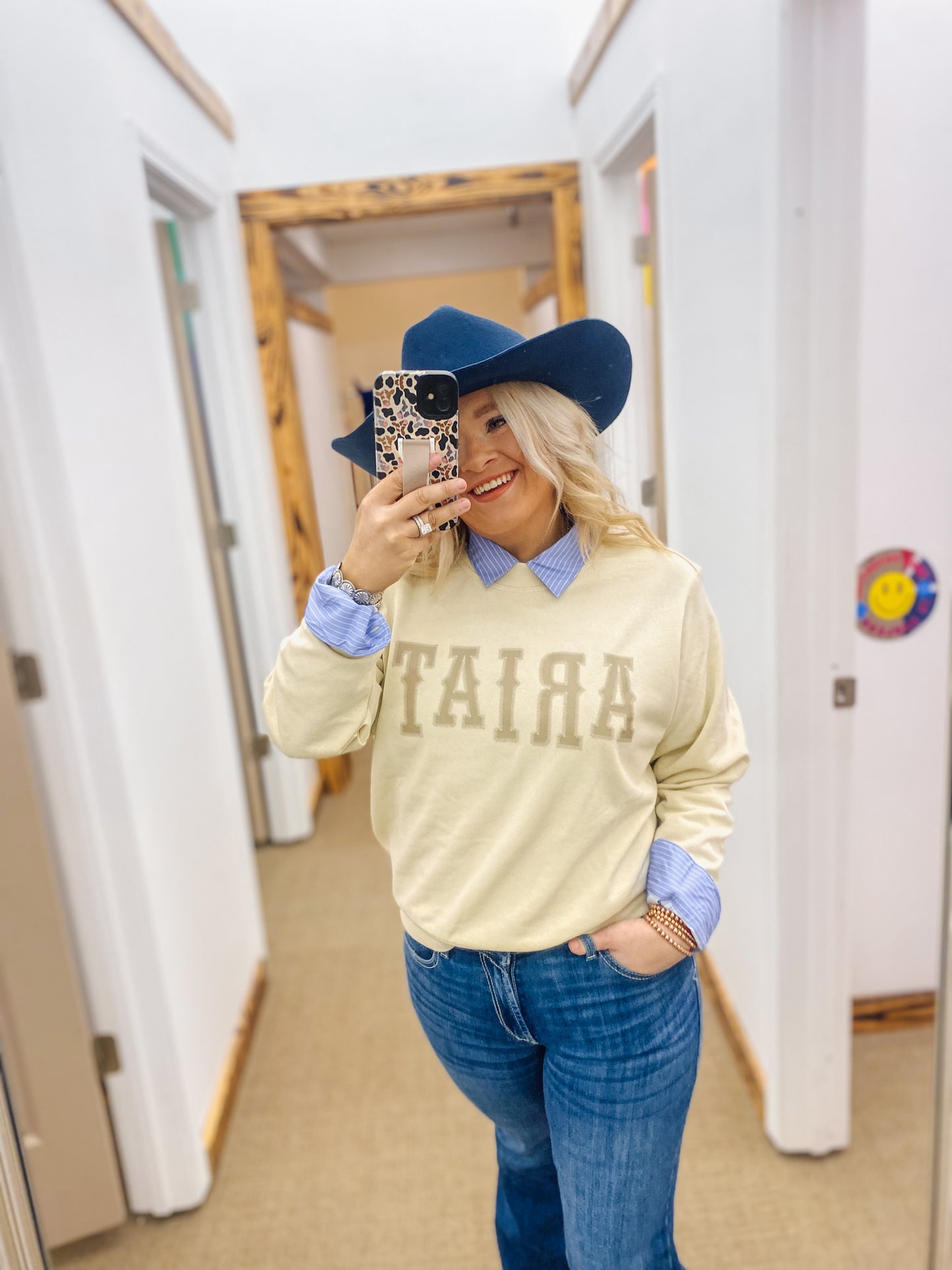 Women's Ariat Summer Sand Essential Sweatshirt