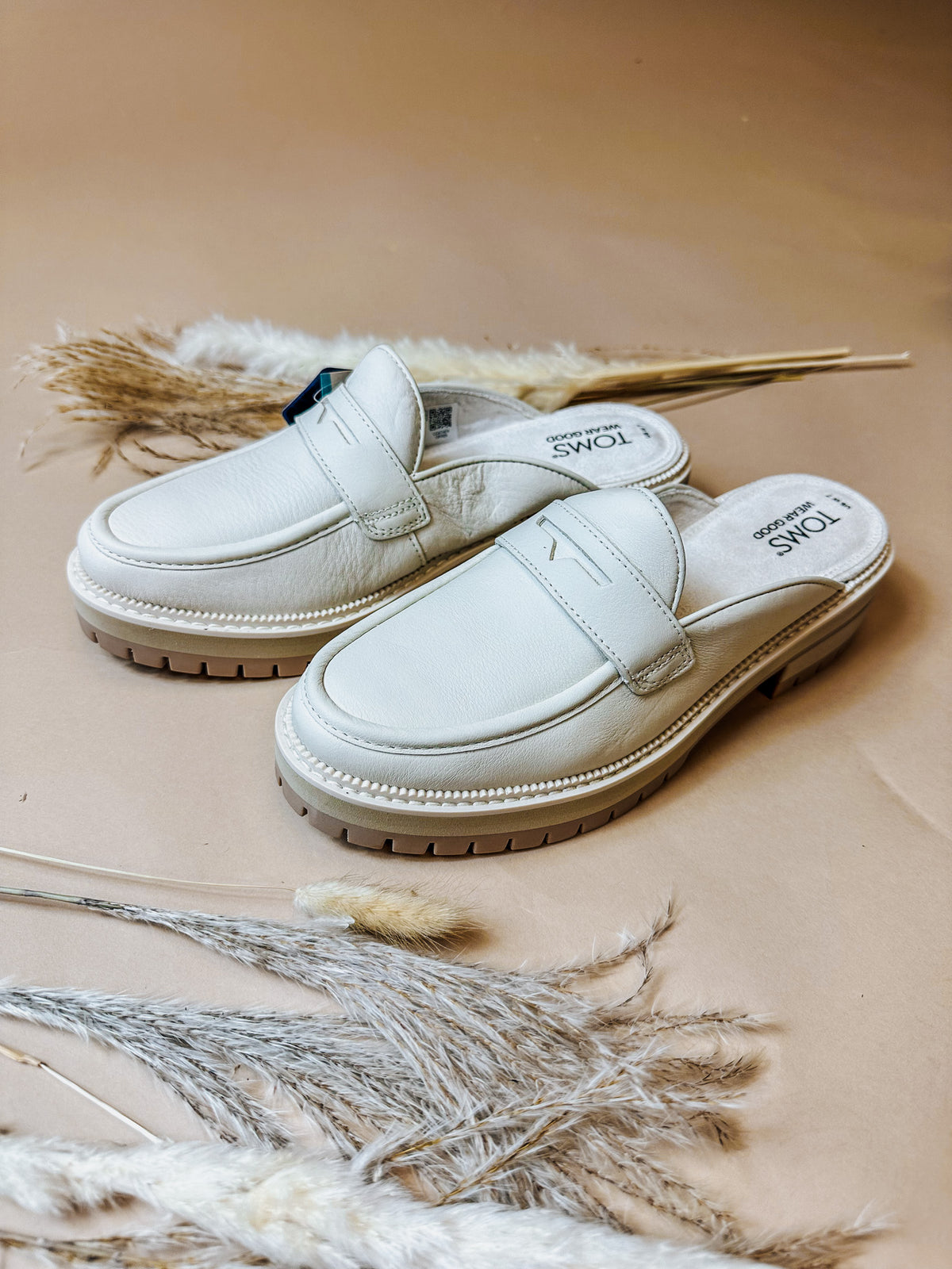 Women Cara Mule Light Sand Leather Loafer By Toms size 6.5
