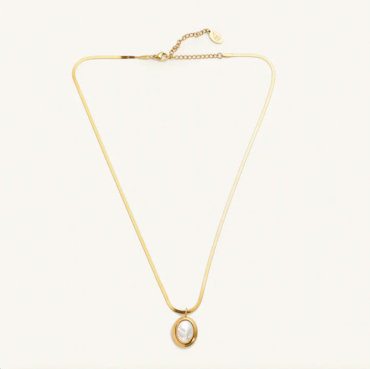 Waterproof Georgia Oval Shell Gold Necklace