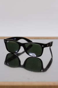 New Wayfarer Classic Black & Green Ray Ban Sunglasses