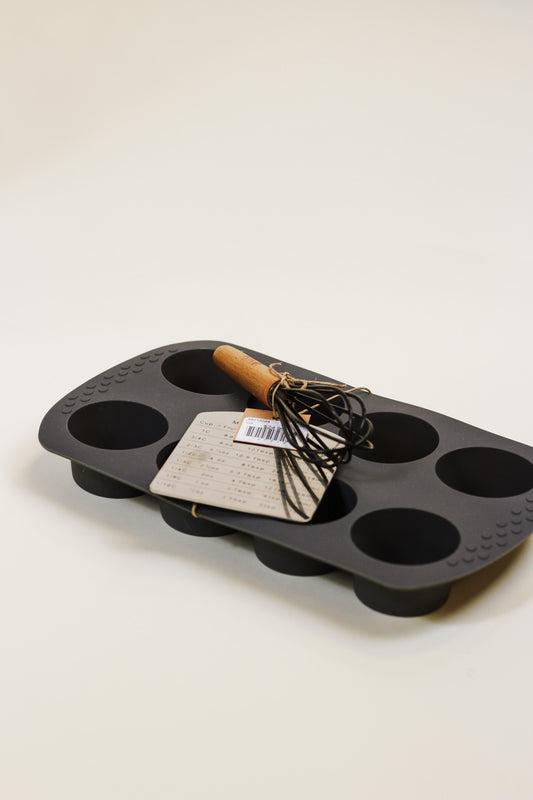 Muffin Pan and Whisk Set