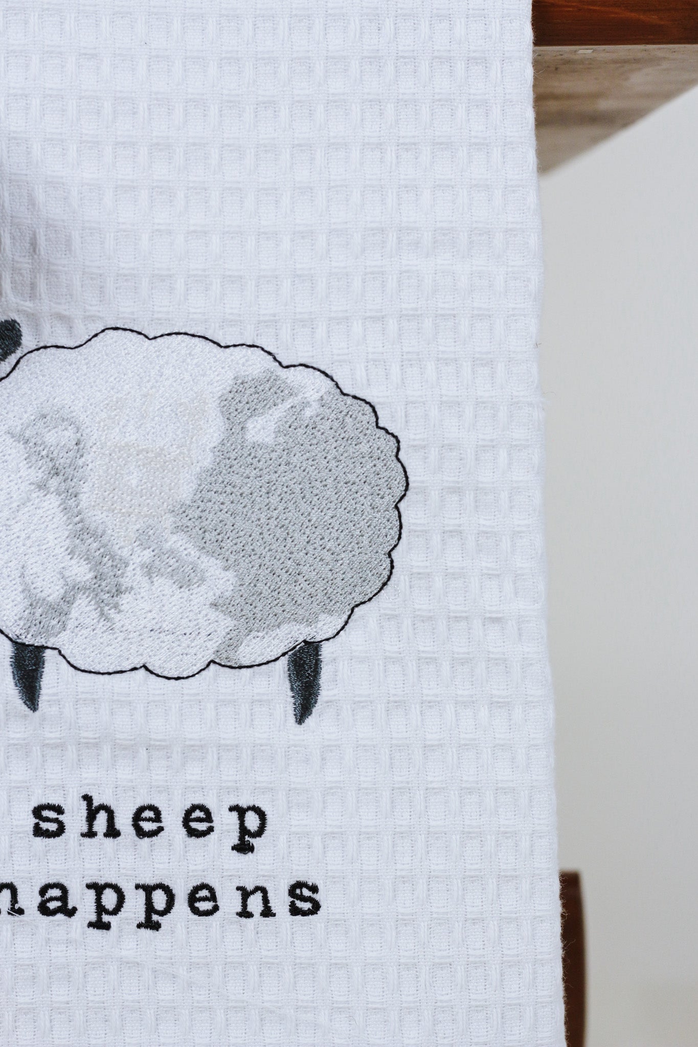 SHEEP RUFFLE FARM TOWEL