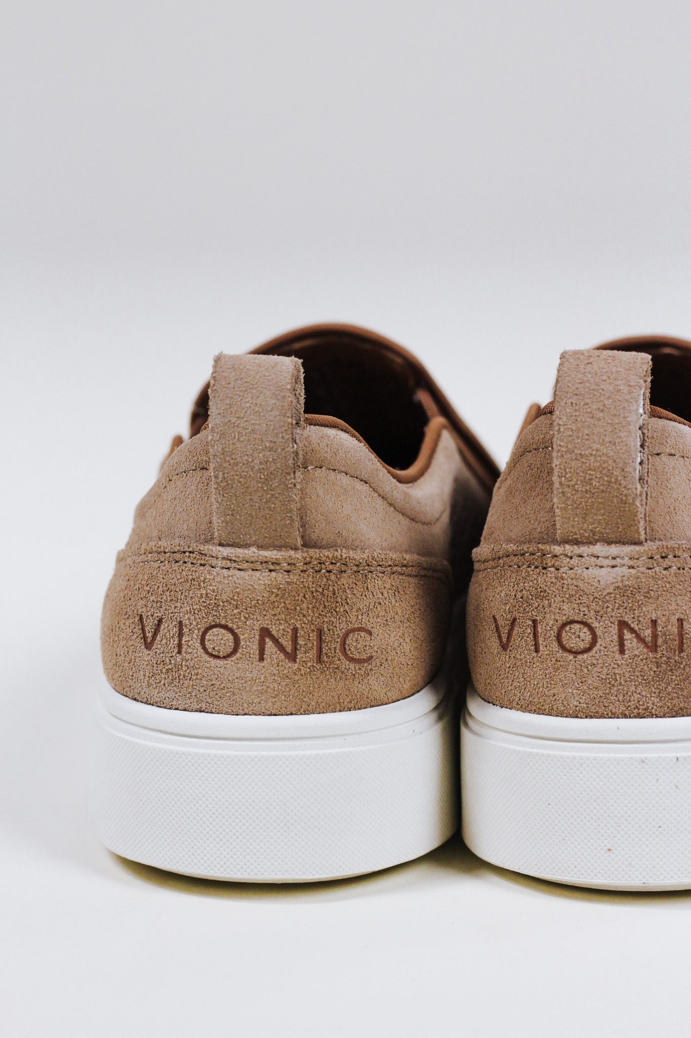 Brown best sale vionic shoes