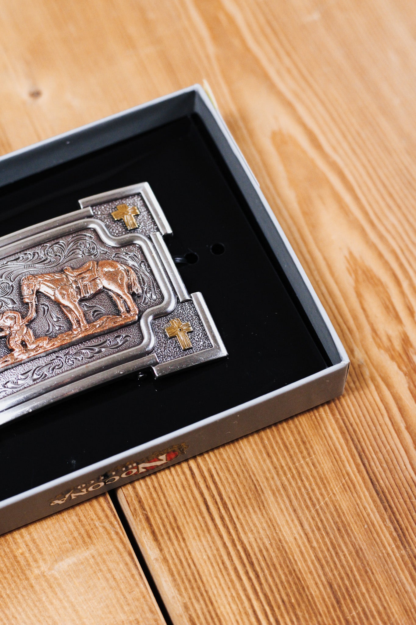 Nocona Mens Rectangle Smooth Edge Praying Cowboy Buckle