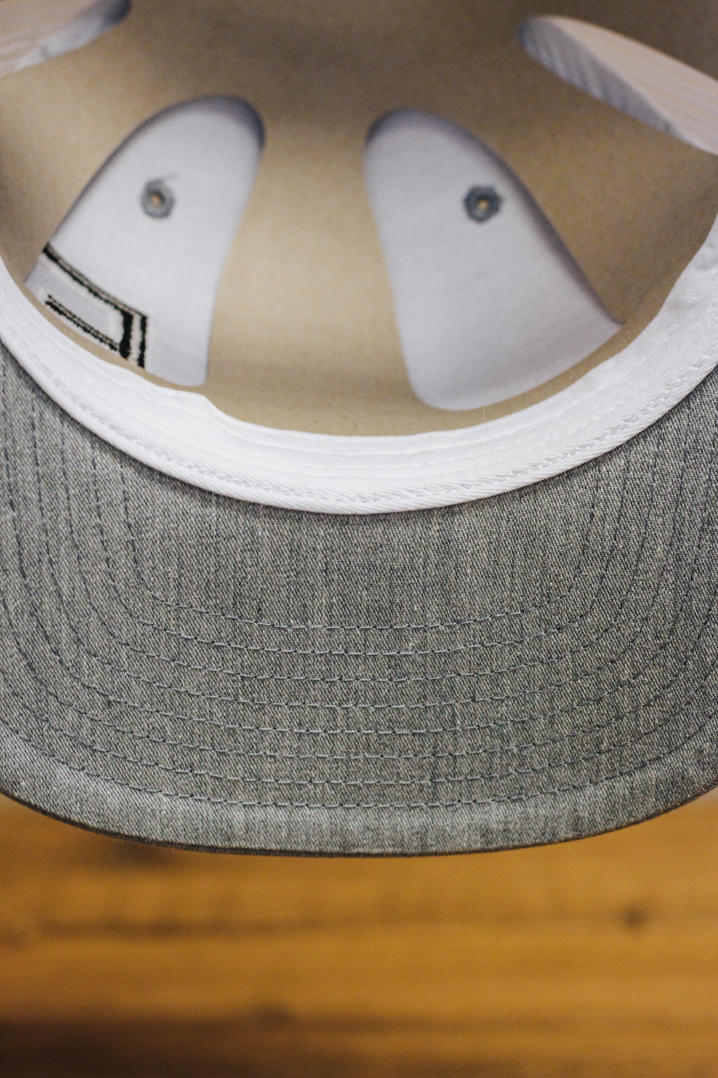 Frost Grey White Mens Hat